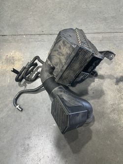 hiunday  tucson 2019-2021   air  in   take  box  