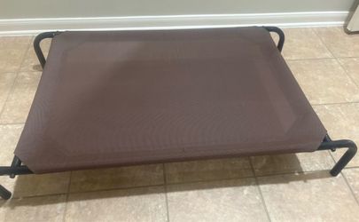 Elevated pet bed