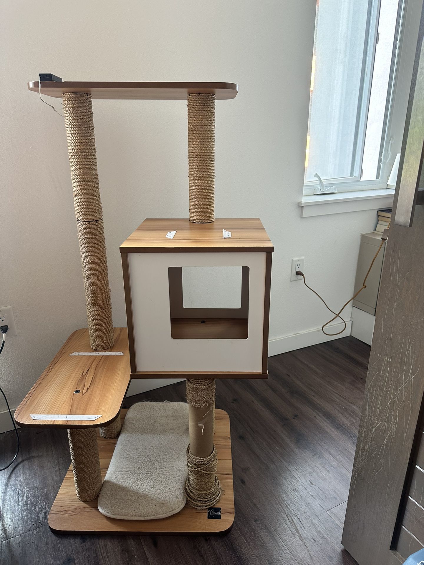 Moving In 2 Weeks Need To Sell-3 Level Cat Tower