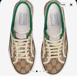Gucci 1977  Low Top Sneakers **Authentic 
