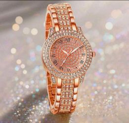 Woman Elegant Fashion Watch