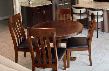 round wood table and chairs