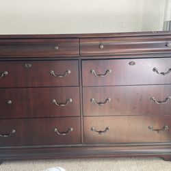 Dresser With & Drawers