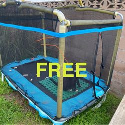 FREE Kids Trampoline For Pickup In Hueneme