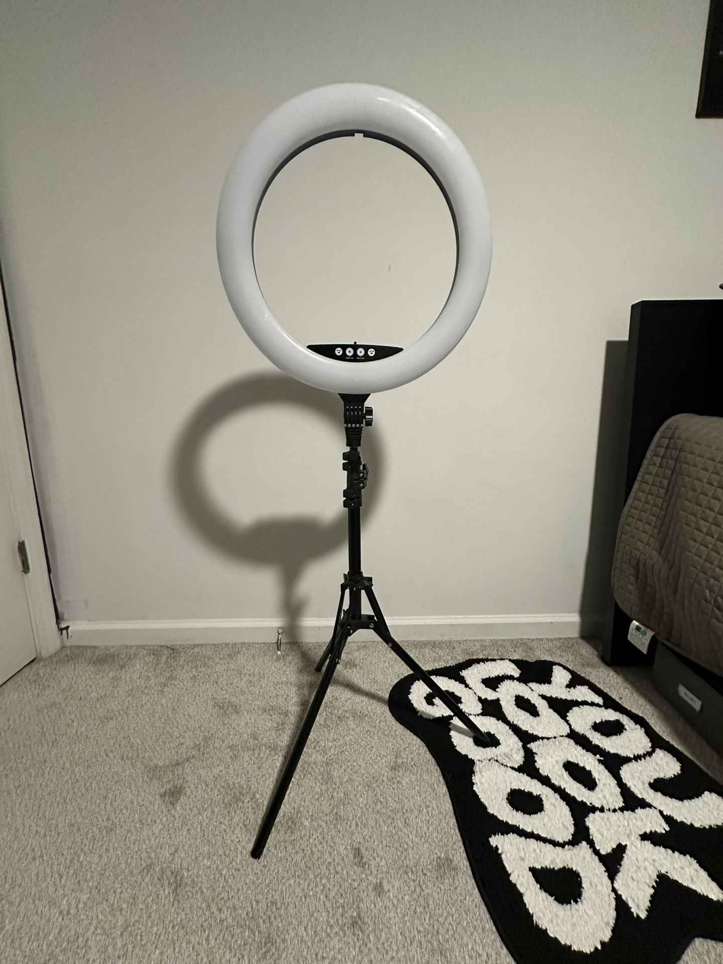 Broken Ring Light
