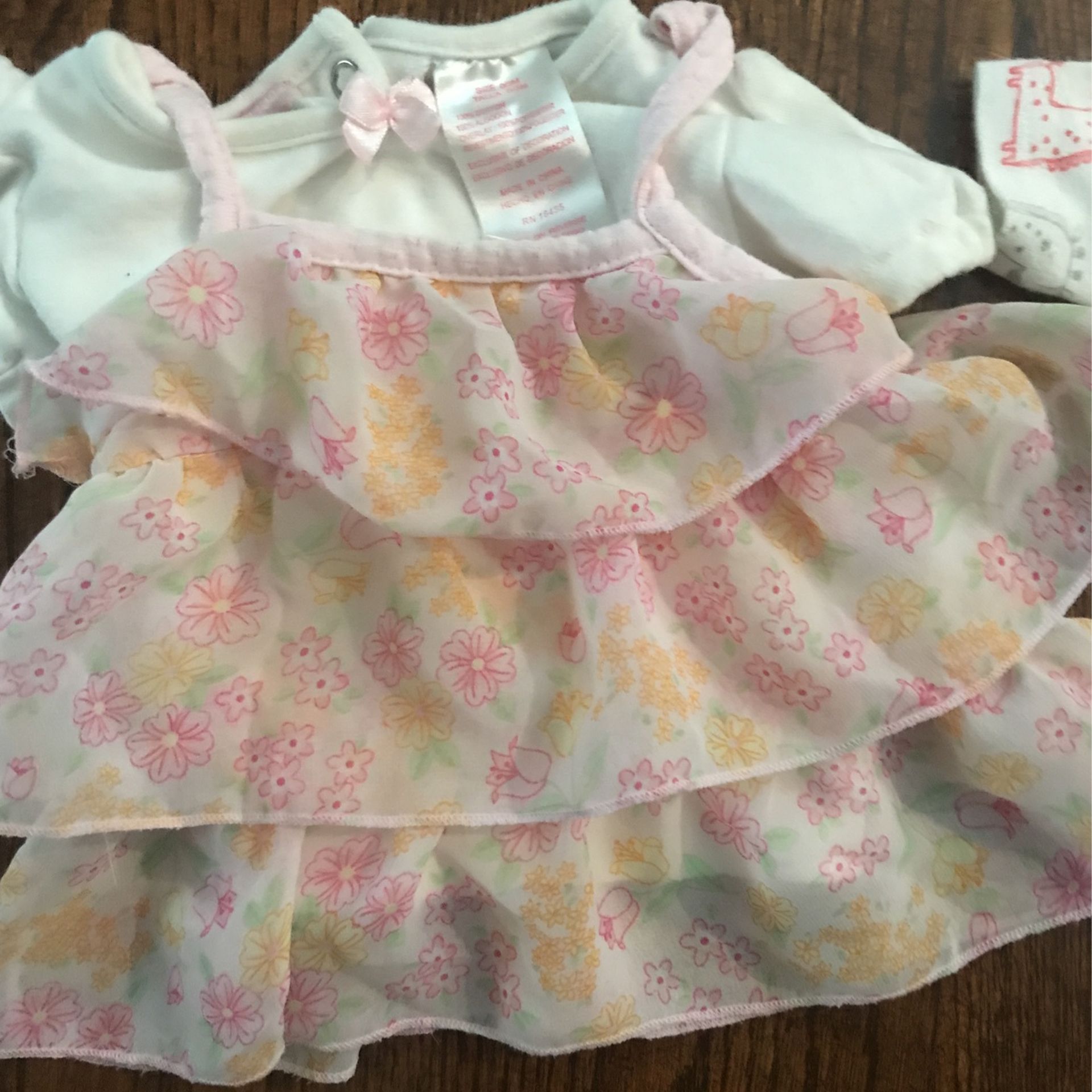 Baby Clothes Read Description