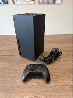 Xbox Series X 1TB w/Controller