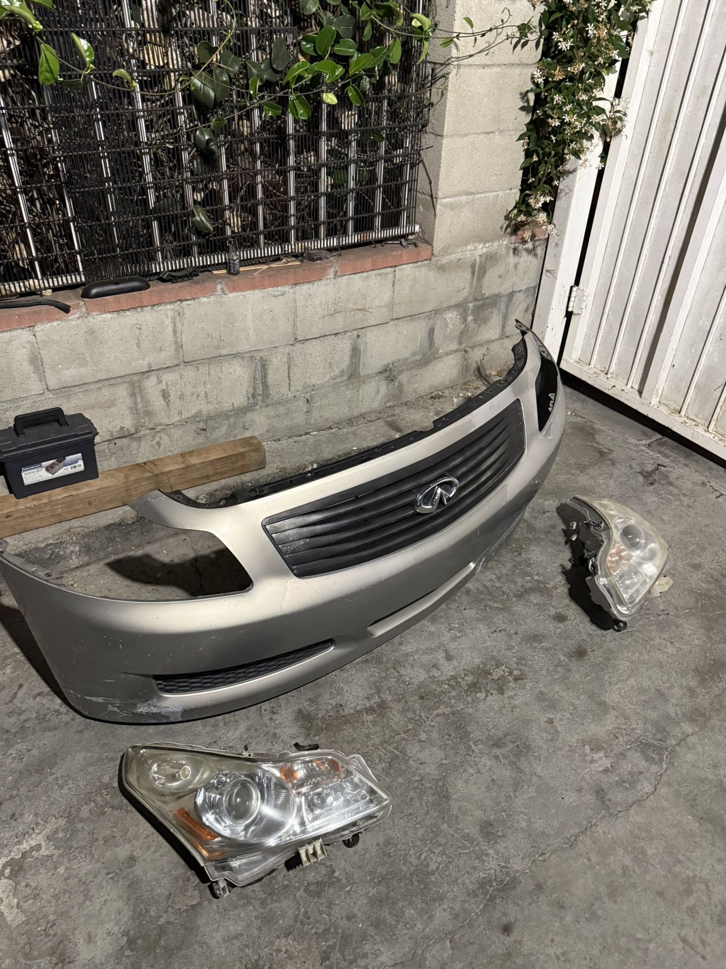 09 Infiniti G37 Headlights