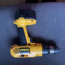 Dewalt 3/8 Inch Cordless Adjustable Clutch Drill/
