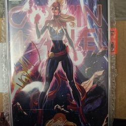 Captain Marvel #1 J. Scott Campbell Set Of ALL Signed W/COA