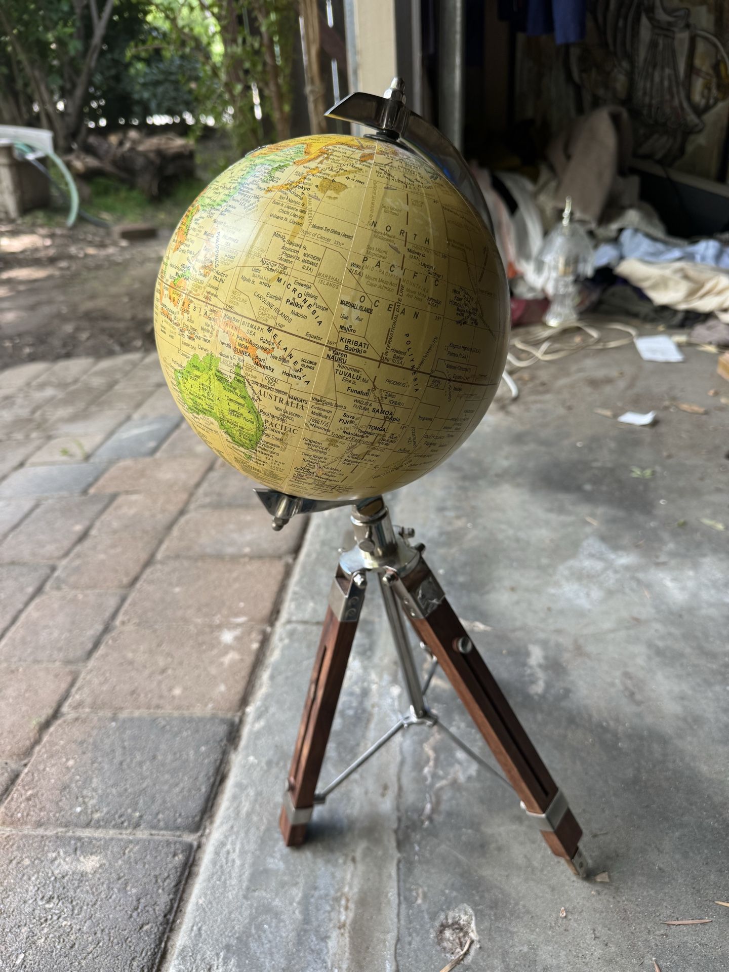 Globe