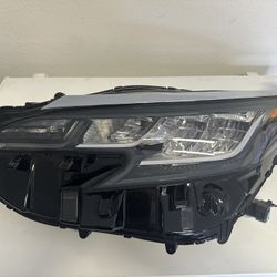 2021-2024 Toyota Sienna Le,Xle Headlight Left Side