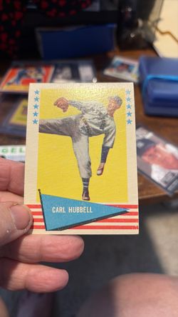 CARL HUBBELL