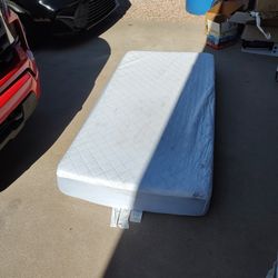 Twin Bed 