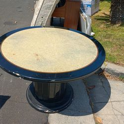 round lacquer table with mother of pearl