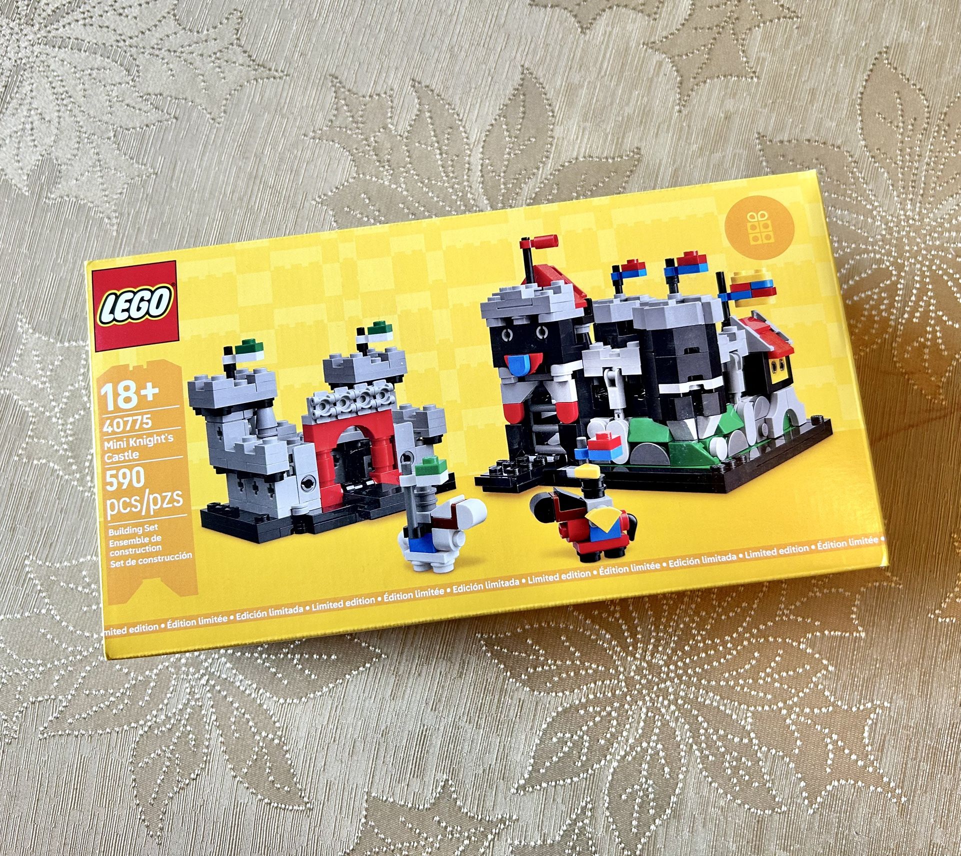 Lego 40775 Mini Knights Castles - New and Sealed