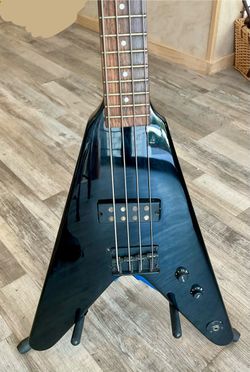 Dean V Metalman 4-String Electric Bass Guitar - Black