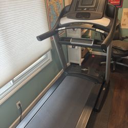 NordicTrack Elite 5750 Treadmill - Excellent Condition
