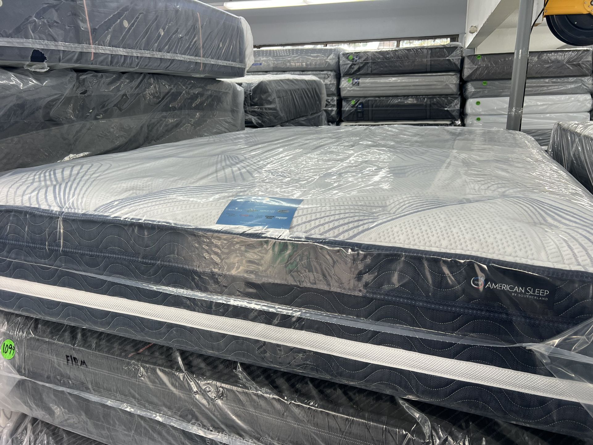 QUEEN SIZE AMERICAN SLEEP MATTRESS BOX SPRING BED SET