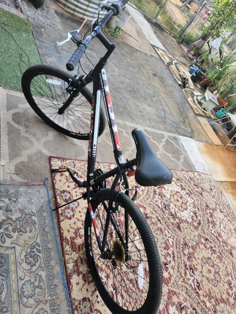 MOUNTAIN BIKE 27INCH  MONGOOSE  NEW  TIRES AND TUBES WORK PERFECT EVERYTHING IS GOOD 