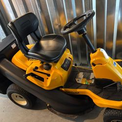 Club Cadet, Riding Lawnmower