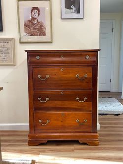 Broyhill Furniture Chest/Dresser