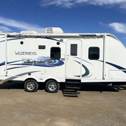 2013 Wilderness heartland 26’ Needs Work 