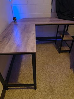 L-Shaped Computer Desk With Storage Shelves – Excellent Condition