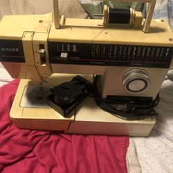Singer Sewing Machine 6234