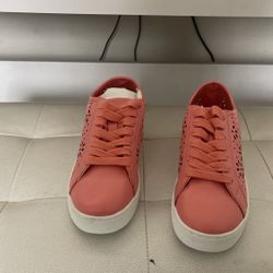 Isaac Mizrahi Live Girls Shoes  - (Size 6.5)