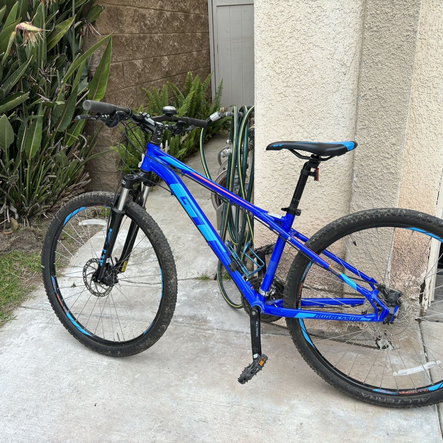 aggressor pro gt bicycle 2019 Sport Mountain Bike The GT Aggressor is like the Sports Utility Vehicle of the bike world GT Aggressor Pro MTB -