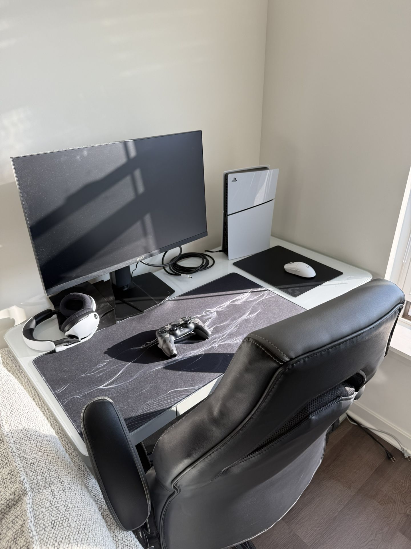 PS5+Monitor+Desk