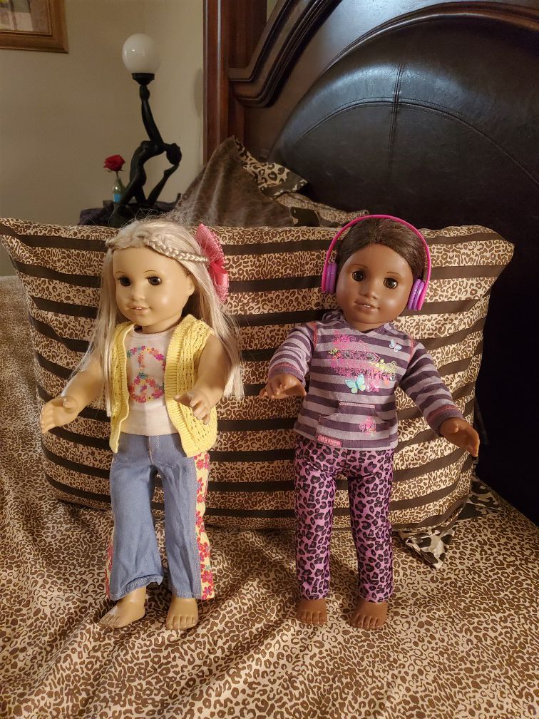 2 American girl dolls,