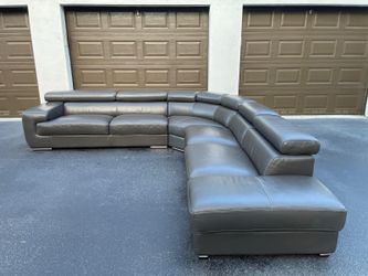 🛋️ Sectional Couch/Sofa - Nicoletticalia - Leather - Delivery Available 🚛