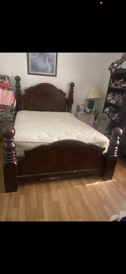 Cama Matrimonial Pura Madera Area Central X Fox Plaza 