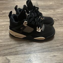 White Thunder Jordan 4