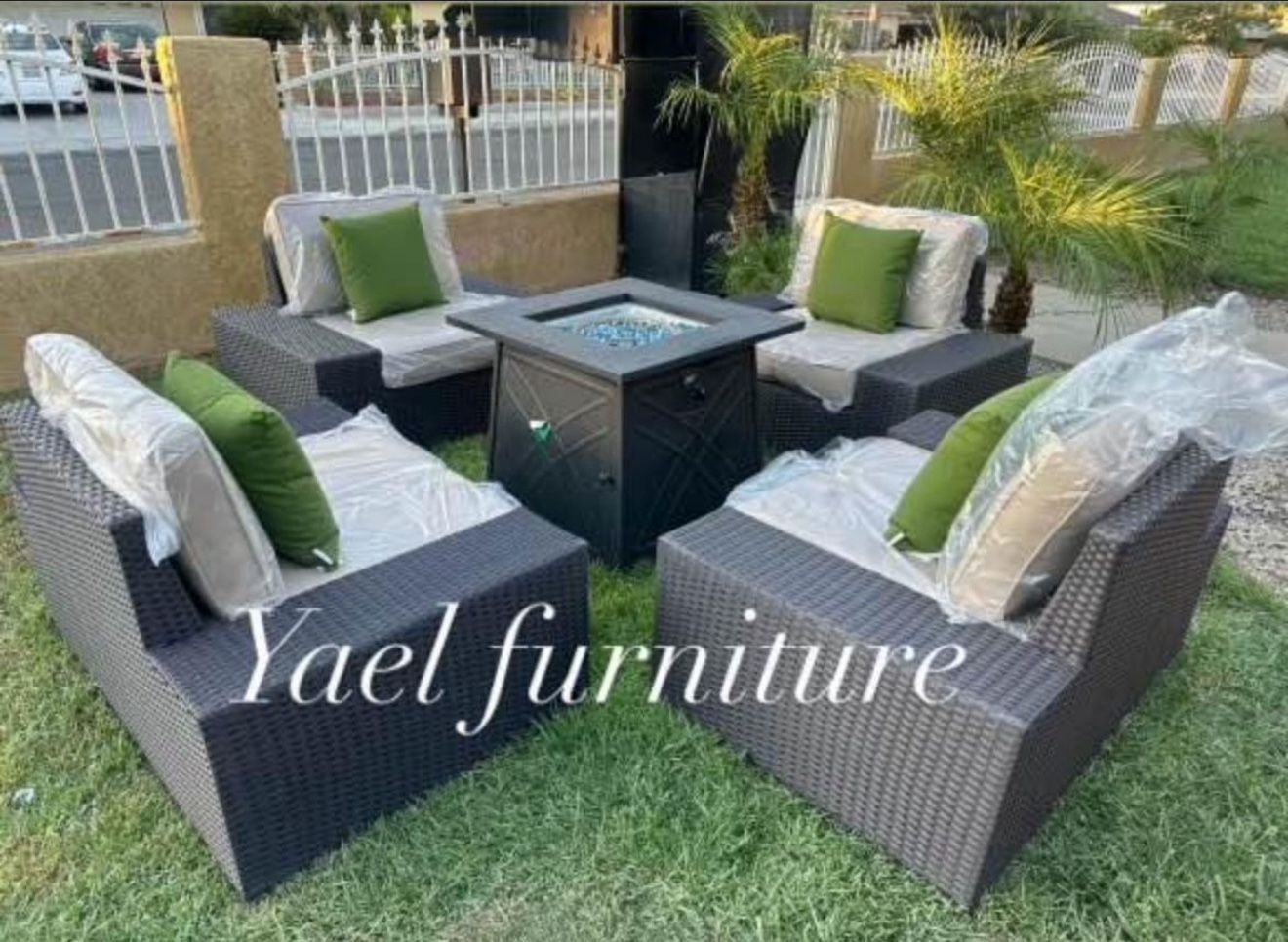 Brand New Patio Outdoor Furniture Set With Fire Pit 
