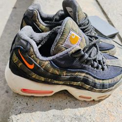 Carhartt Airmax Nikes. Size 4