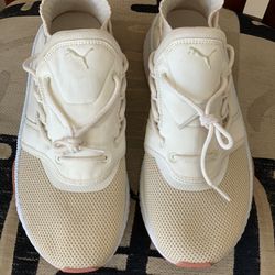Puma White/Off White Tennis Size 9 1/2 NEW