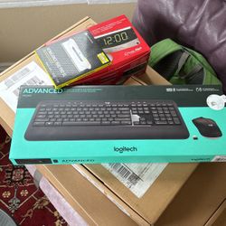 Logitech Mk540 Advanced Wireless Keyboard And Mouse 