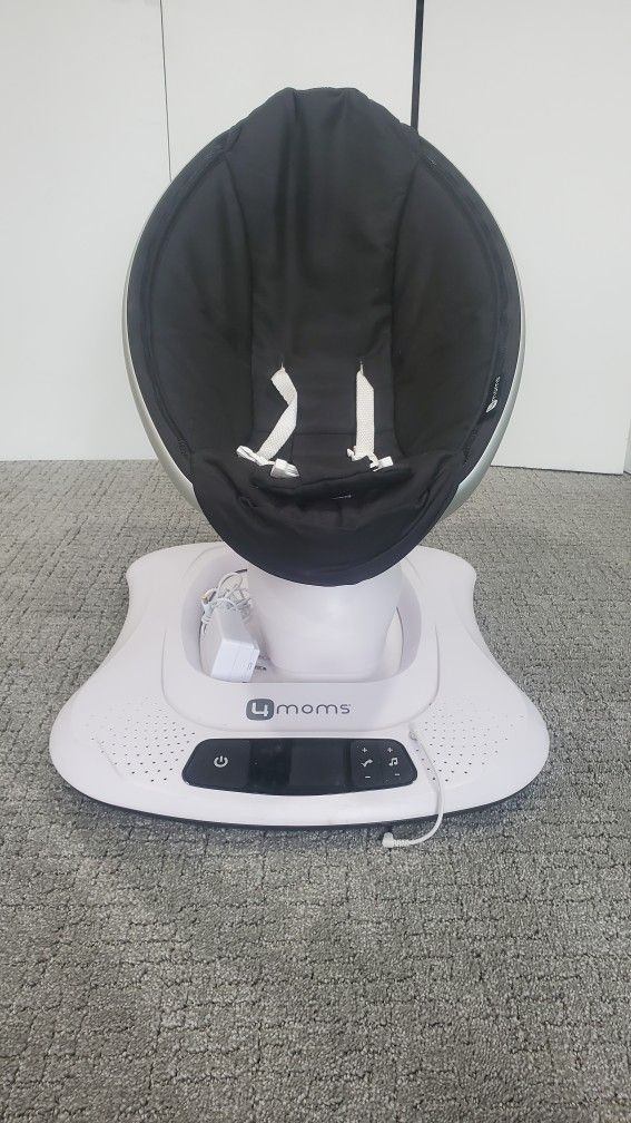 4Moms Mamaroo (Like NEW)
