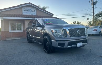 2017 Nissan Titan