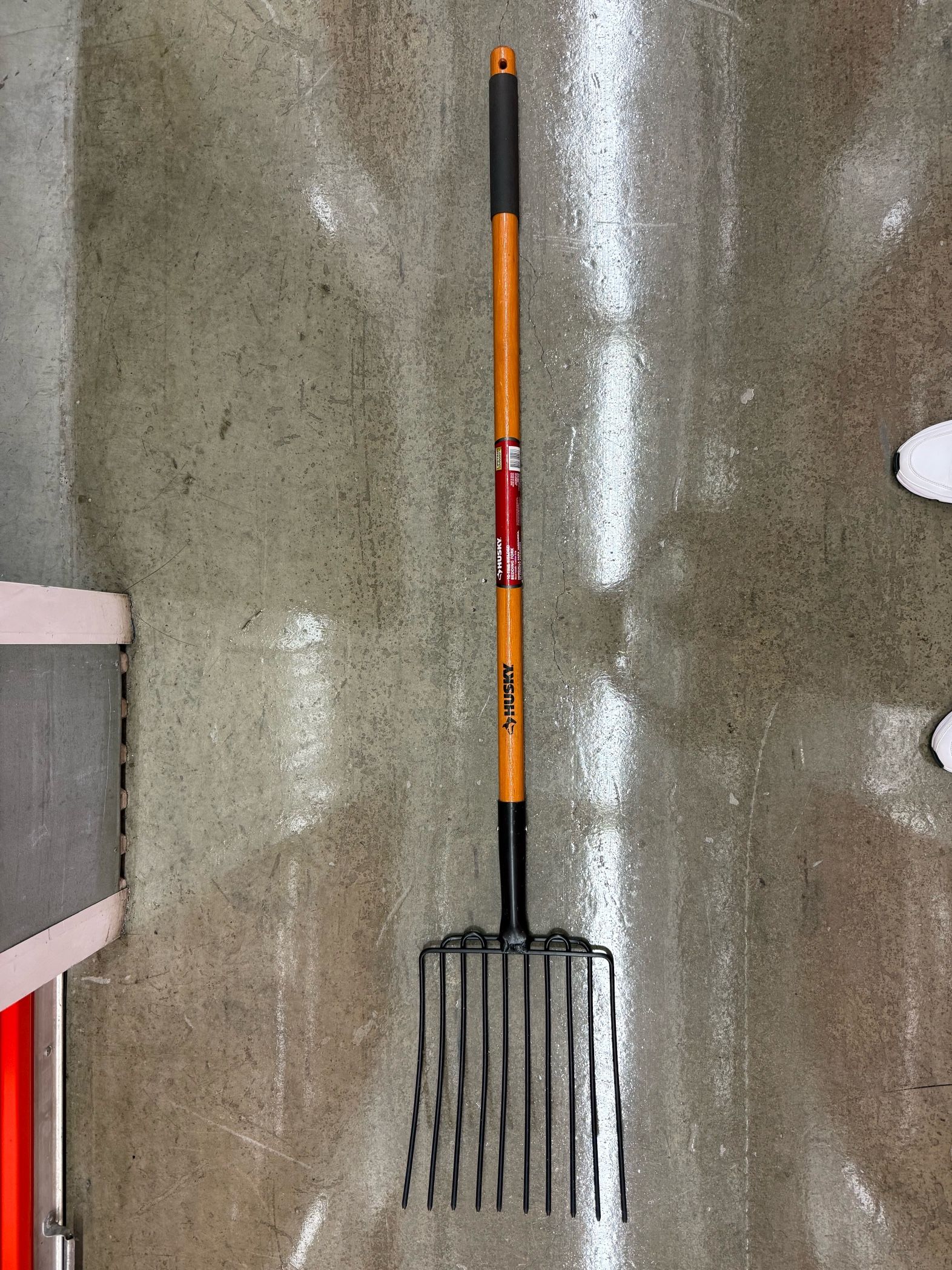HUSKY 10 TINE WELDED BEDDING FORK