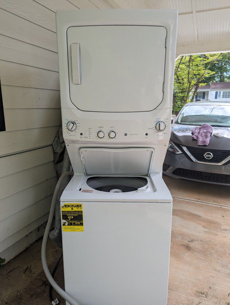 Stackable GE Washer/Dryer (Full Electric,WHT)