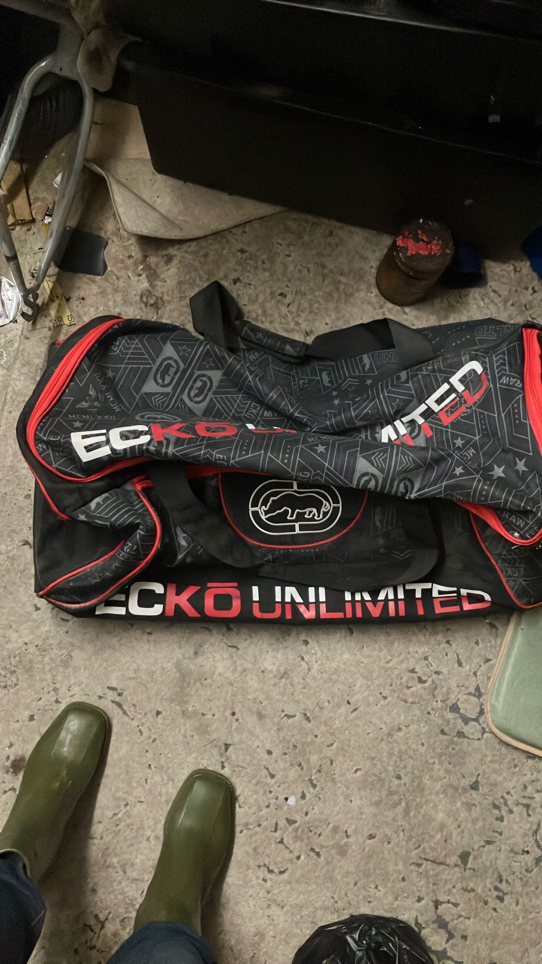 Ecko Unlimited Rolling Duffle Bag
