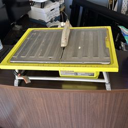 Ryobi tile cutter WS722