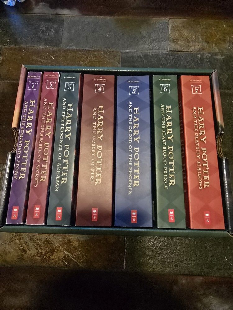 Scholastic Harry Potter Book Set