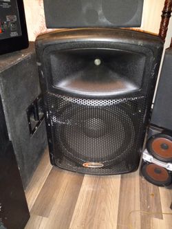 Harbinger Model APS15 Active Powered Speakers
