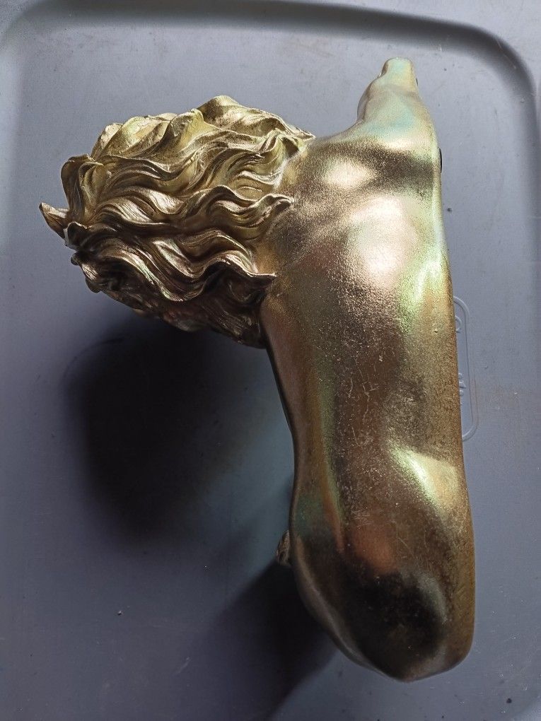 Lion Statue