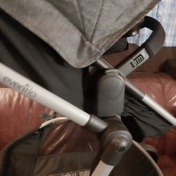 Pivot Stroller 